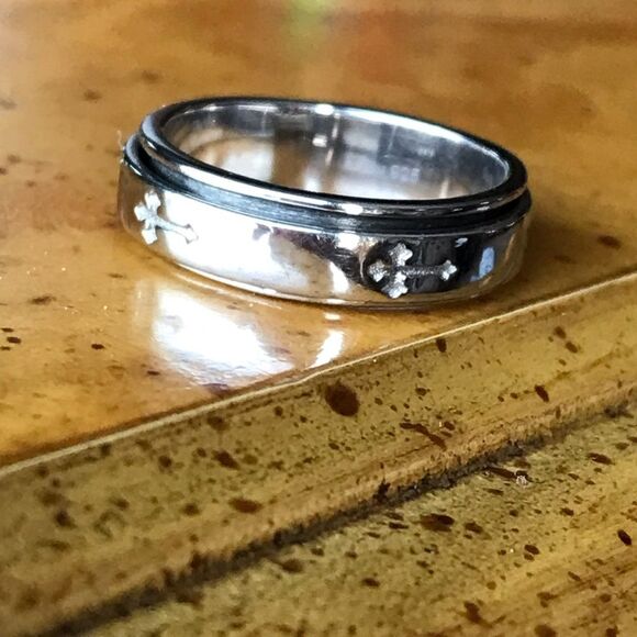 Sterling Silver Cross Band Ring Size 6 - Picture 2 of 9